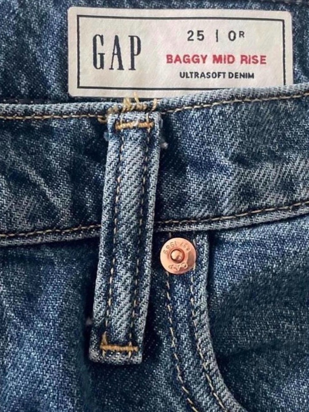 GAP Relaxed Baggy Mid-Rise Jeans - Blue Denim